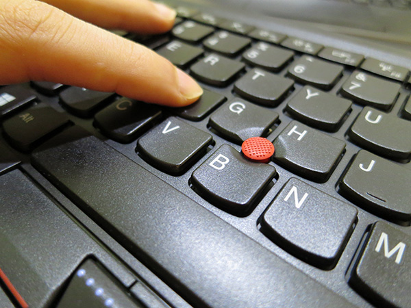 ThinkPad ゆずりの打ちやすいキーボードの感触は絶品