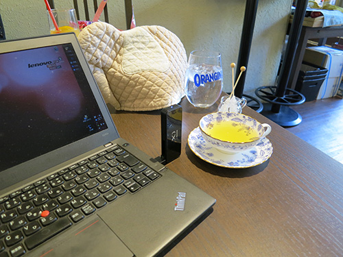 麻布十番のカフェ ムーニで爽やかカモミールと ThinkPad X240s