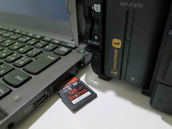 SDカードはサンディスクの128GBを使用