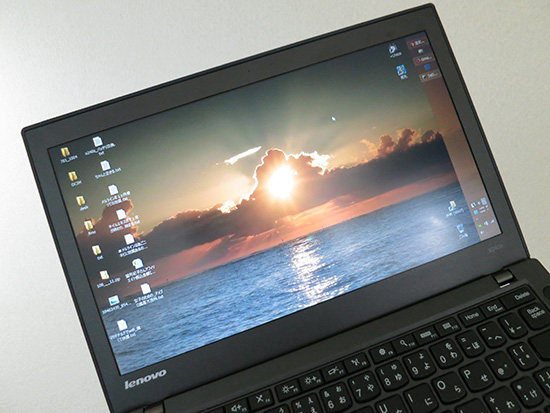 ハワイの壁紙をThinkPadに設定した