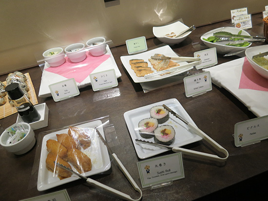 羽田空港国際線ラウンジでお寿司やおにぎりも