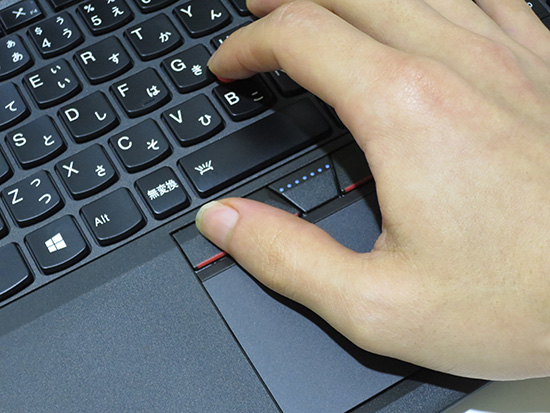 ThinkPad X250 独立したクリックボタンを片手で操作する