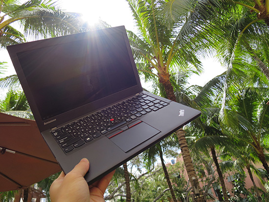 ThinkPad X250とヤシの木がよく似合う？！