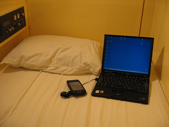 ThinkPad X60s 博多のカプセルホテルにて