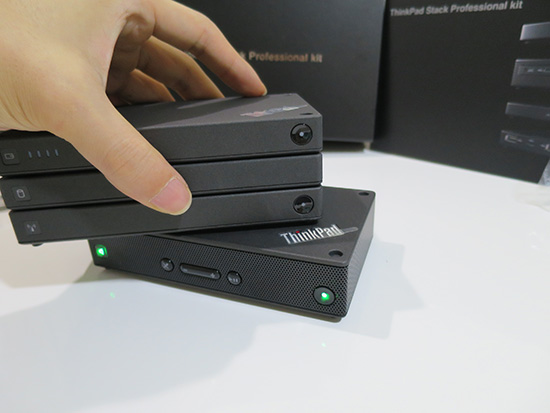 ThinkPad Stack ４つのデバイスをくっつける磁力も絶妙