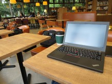 ThinkPad X250 今日も持ち運んで仕事中