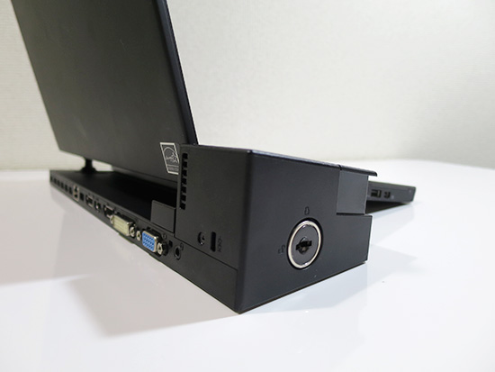 ThinkPad ウルトラドックは以前と比べるとコンパクトでスタイリッシュ