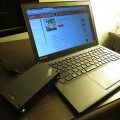 ThinkPad X240sとamazonプライムミュージックをThinkPad Stack bluetoothスピーカーで再生中