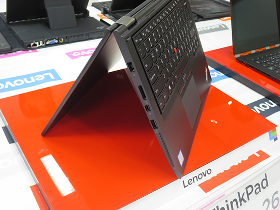 ThinkPad Yoga 260 テントモード