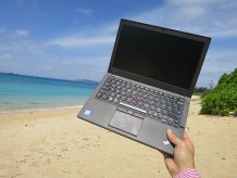 ThinkPad X260 を津堅島 つけんじまのビーチで開く
