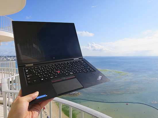 ThinkPad X1 yoga 外観・デザインを沖縄で楽しむ