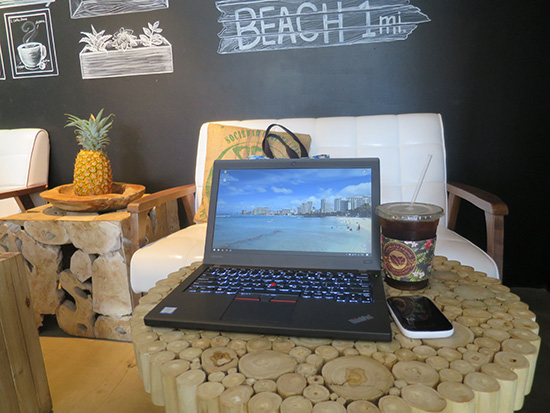 ThinkPad X260 持ち運び ハワイでまずカフェ