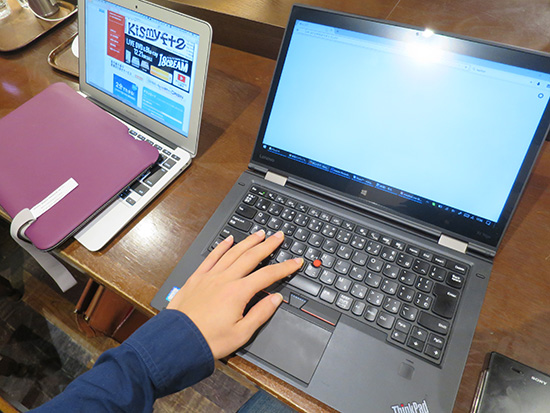 ThinkPad X1 Yoga とMacbook AIR
