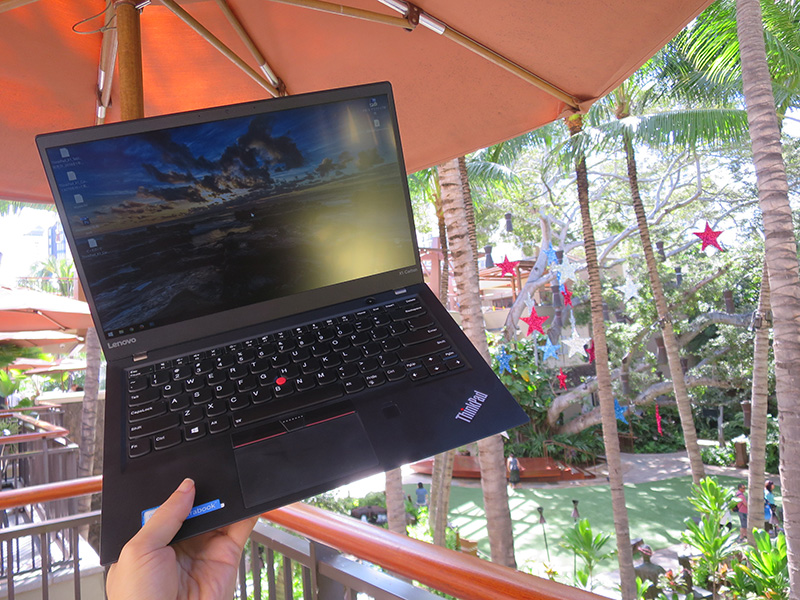 ThinkPad X1 Carbon 2017 液晶 屋外でも見やすい