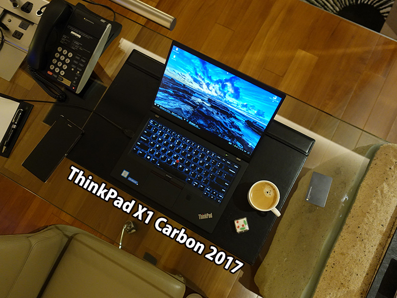 薄くて最軽量 ThinkPad X1 Carbon 2017をホテルの部屋で