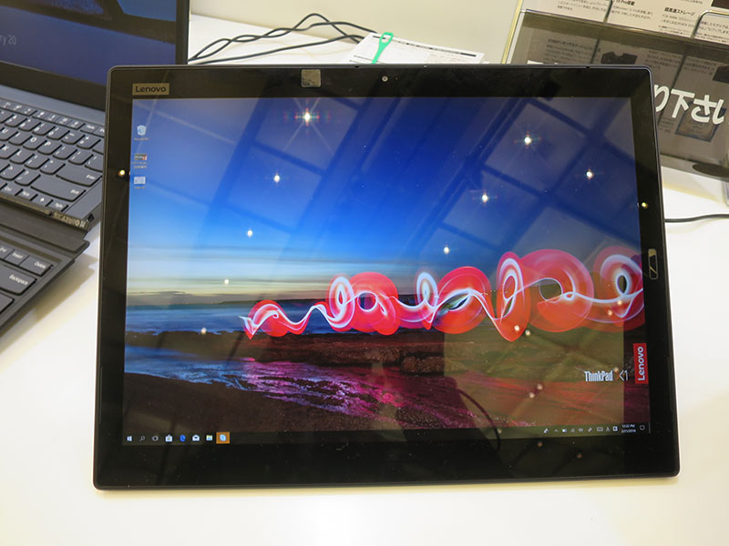 X1 Tablet 2018 液晶は3K高解像度 ゴリラガラス採用