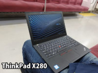 ThinkPad X280 膝にのせて電車内で使うとハンドリングの良さが際立つ