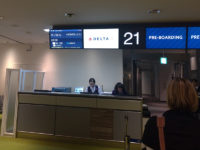 飛行機 国内線でモバイルバッテリーを預けたら搭乗前に呼び出された